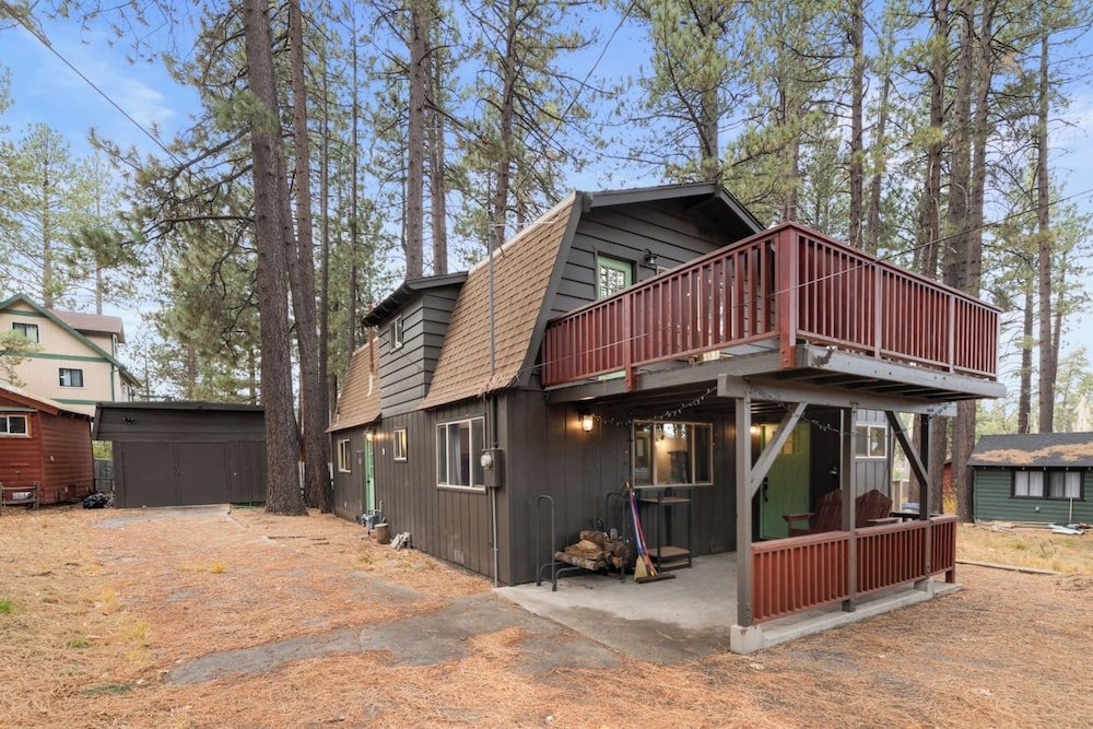 Charming Cabin Escape