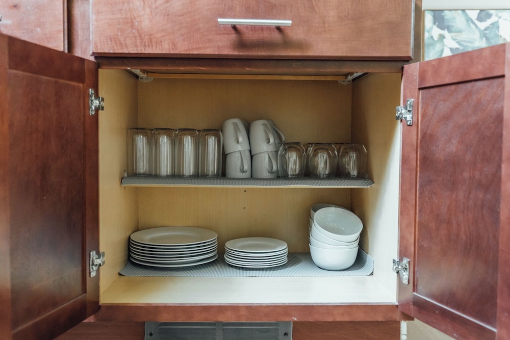 Homey 2BR - Central Charming