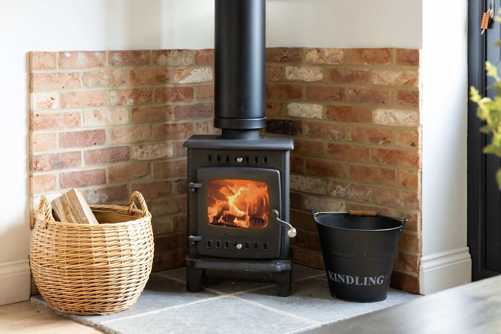 Sidlesham Hideaway Logburner Garden