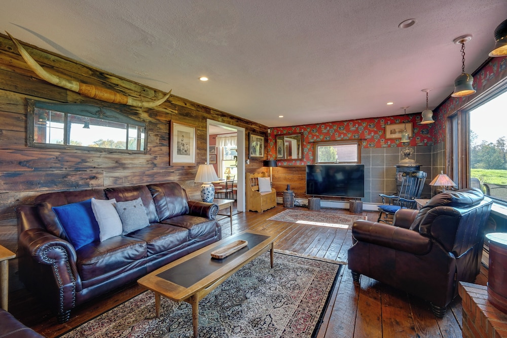 'john's Farmhouse in Mount Snow' on 120 Acres!