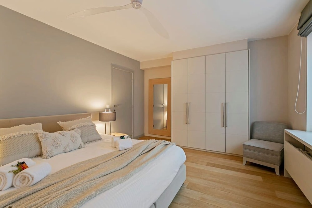 Apartment With Parking at 100 Meters From Beach