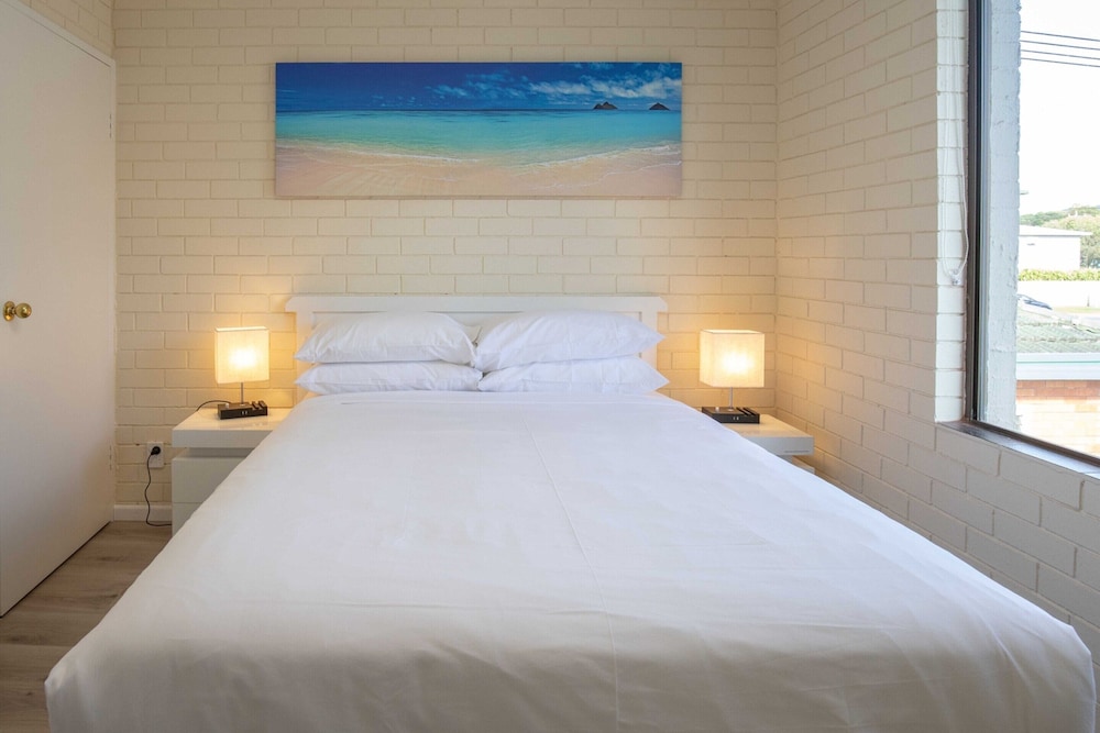 Charming 2-bed Apartment With Bay Views