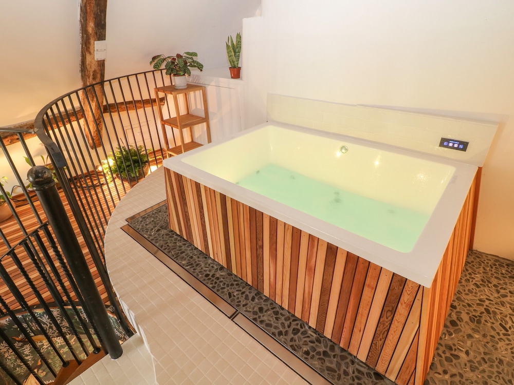 Stroud Vacations - Tickmorend Farm - Property Image 19