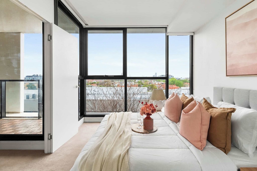 A Cozy 2BR Home Next to The Yarra River