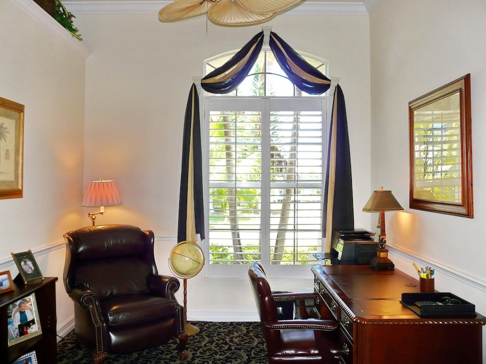 931 Hyacinth Court view 3