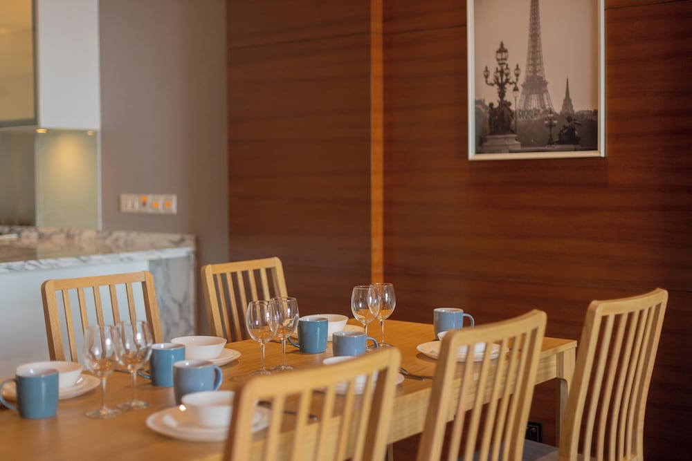 Straits Quay Waterside Suites