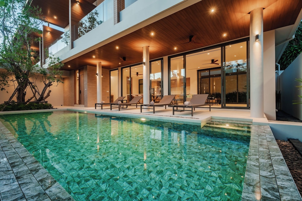 Modern Tropical Pool Villa - Saiyuan
