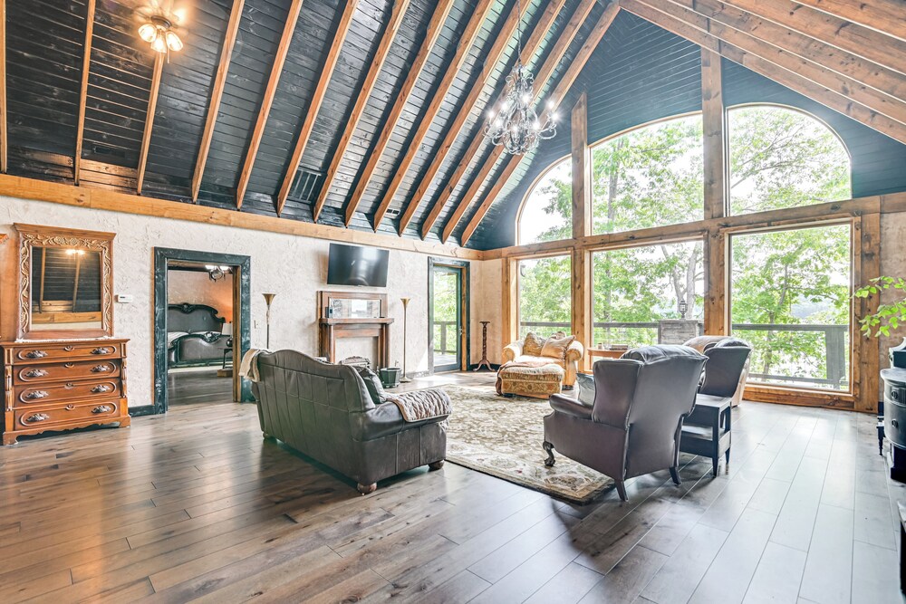 Upscale Getaway on Smith Lake w/ Boat Dock