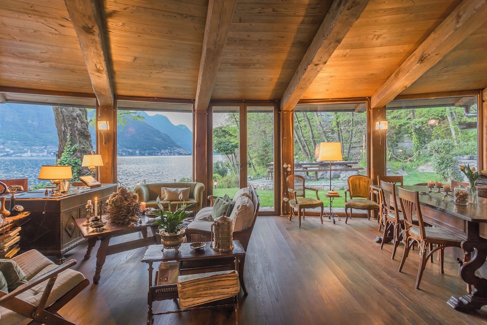 The Writer's Nest by Rent all Como