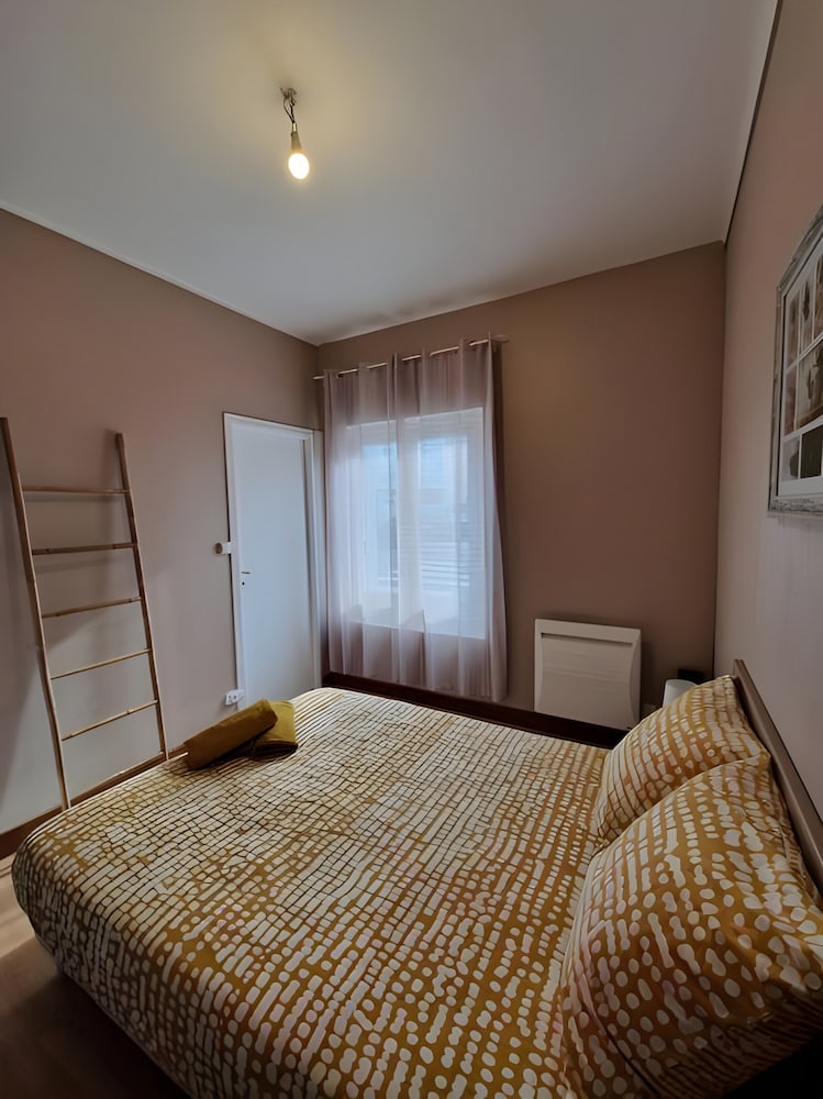 Apartment in Le Mans Near Train Station