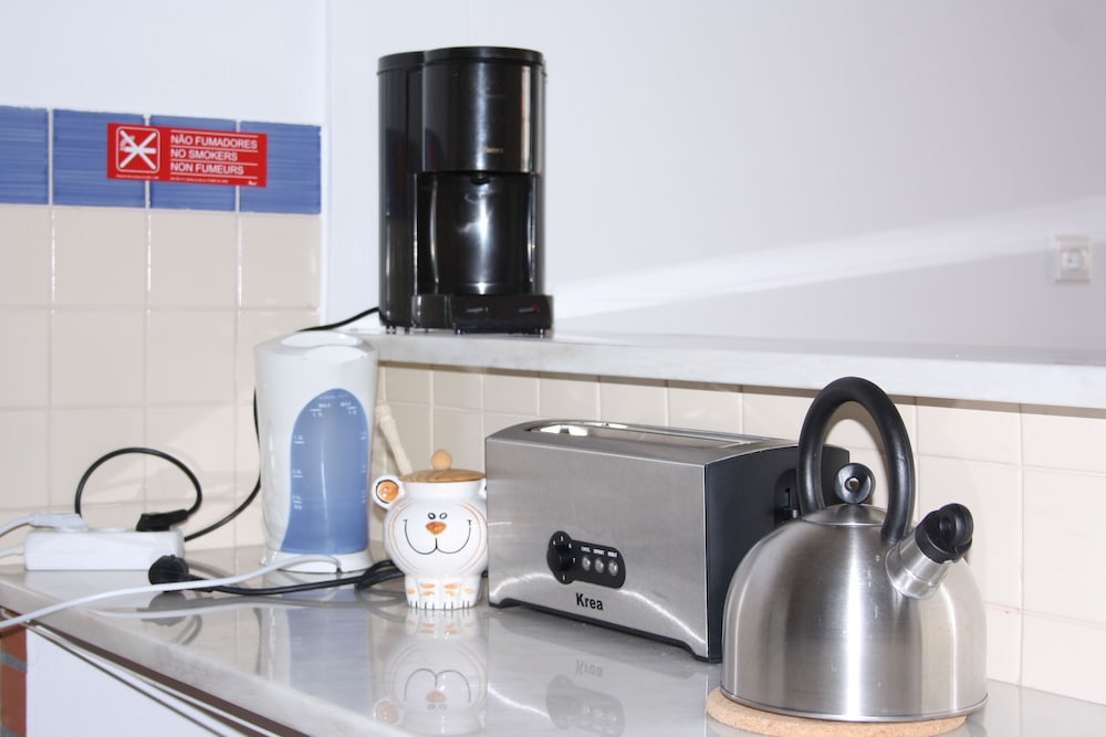Ericeira Chill Hill Hostel & Private Rooms - Peach Garden