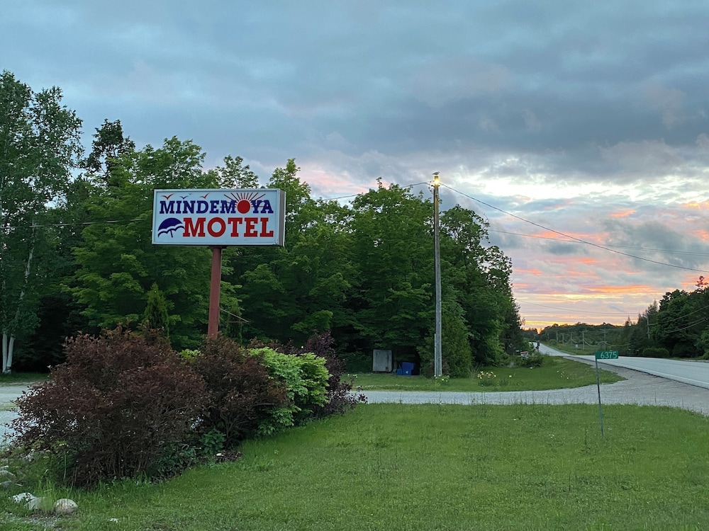 Mindemoya Motel