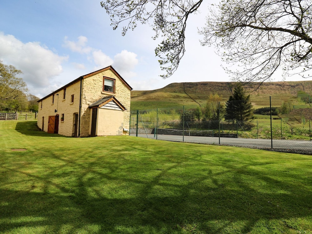 Ty Hir at Blaenbrynich Farm