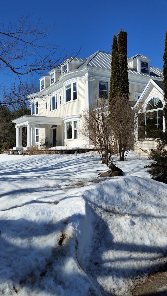 Hillholm Estate