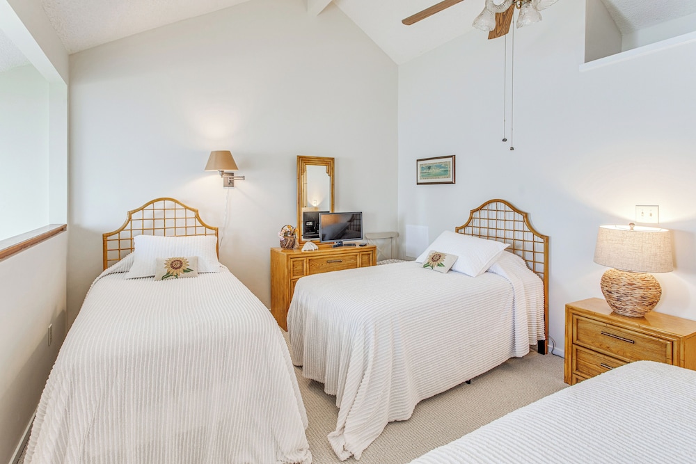 3 Mi to Beach Access: Little River Retreat!