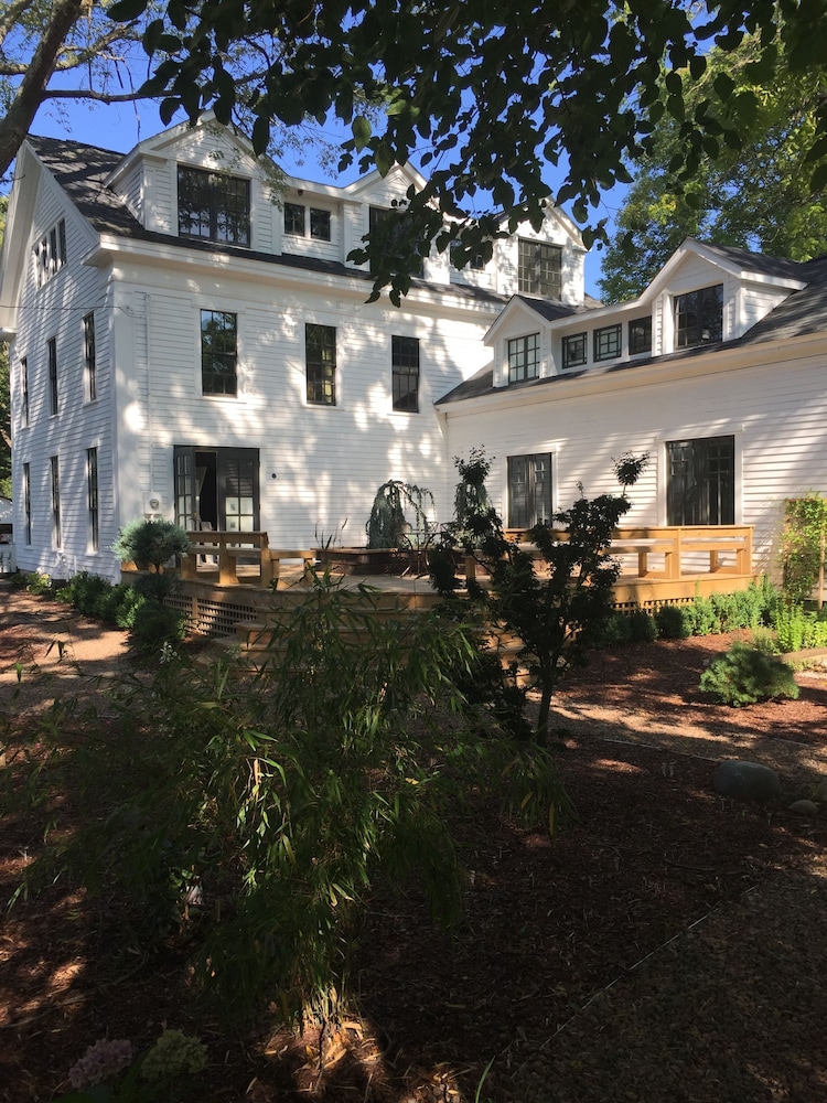 Judson Heath Colonial Inn
