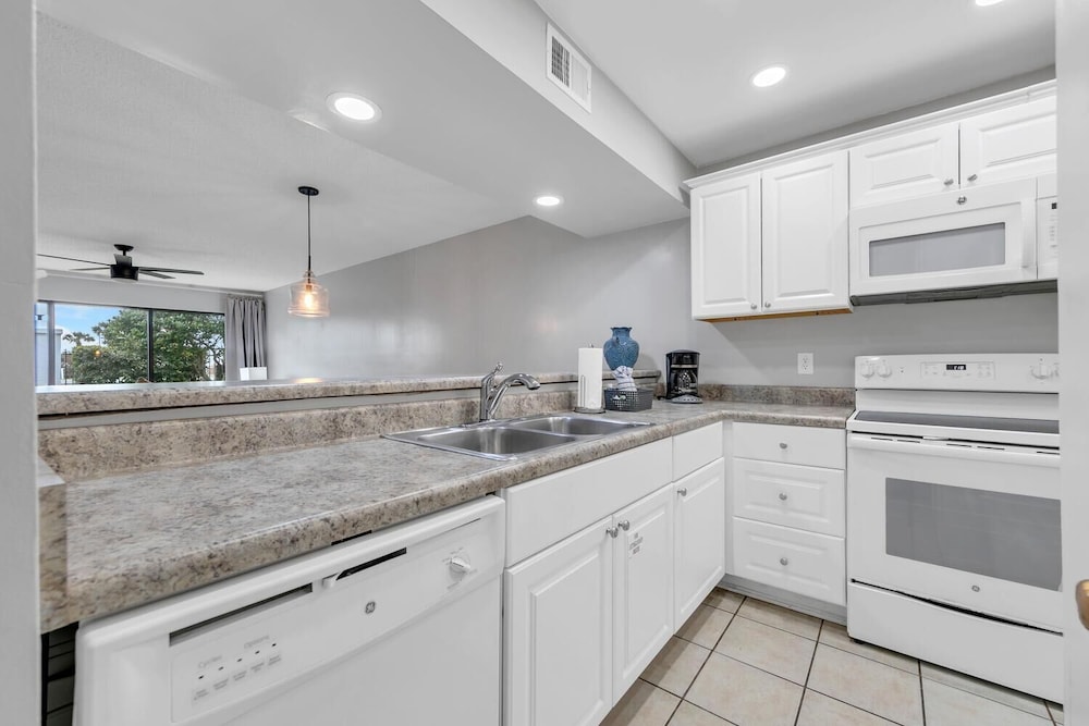 Edgewater Golf Villa 3204