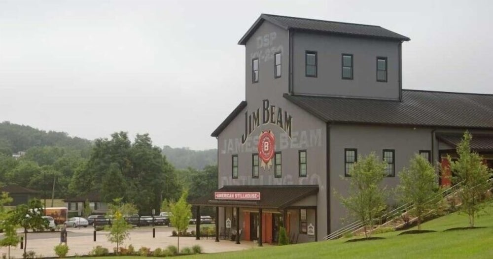 Bourbon Manor B&B