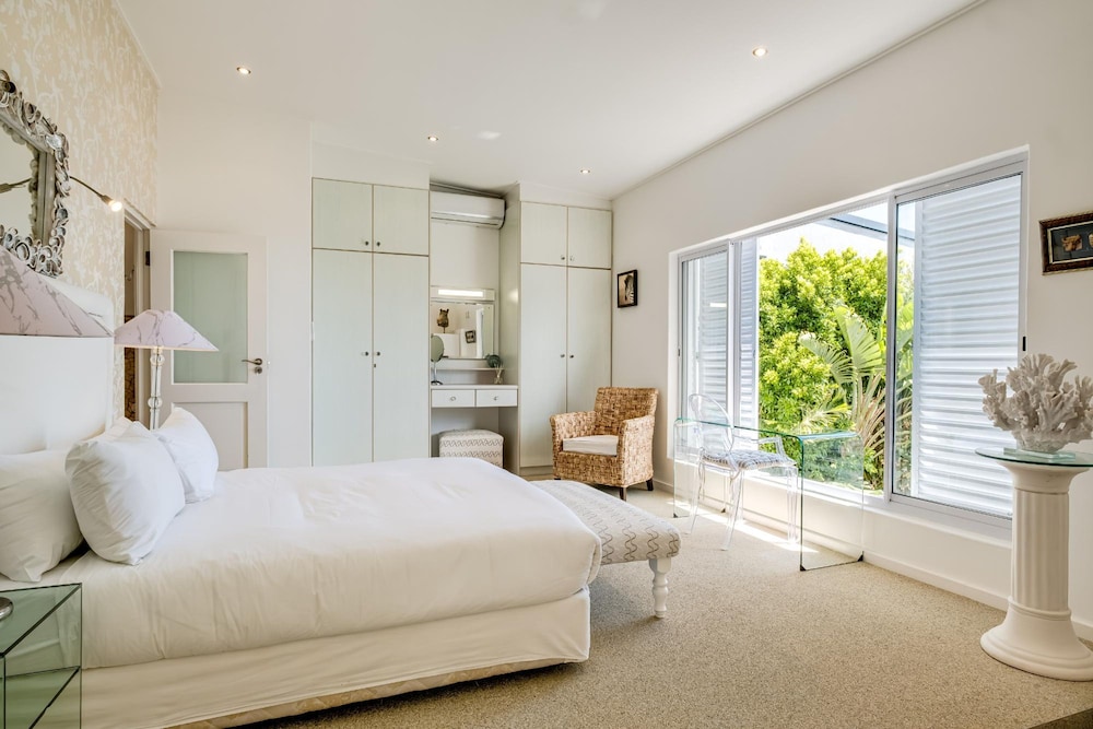 3bed With Indoor Pool and Sea Views The Sanctuary