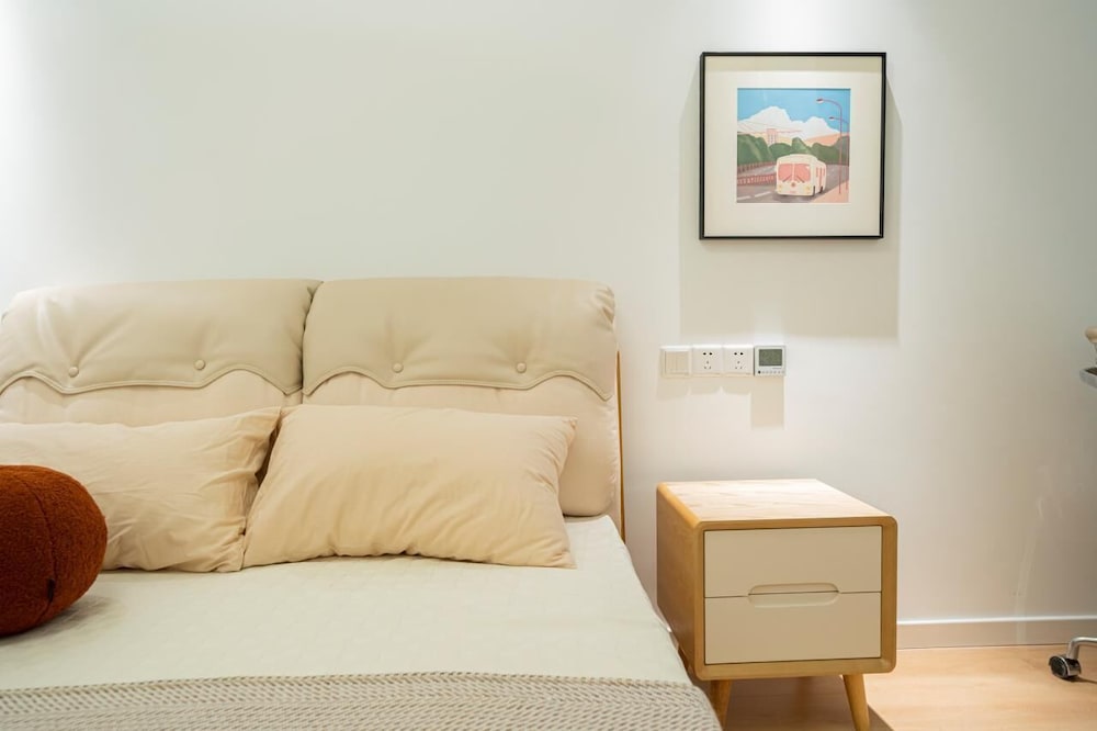 Book and Bed - Xujiahui