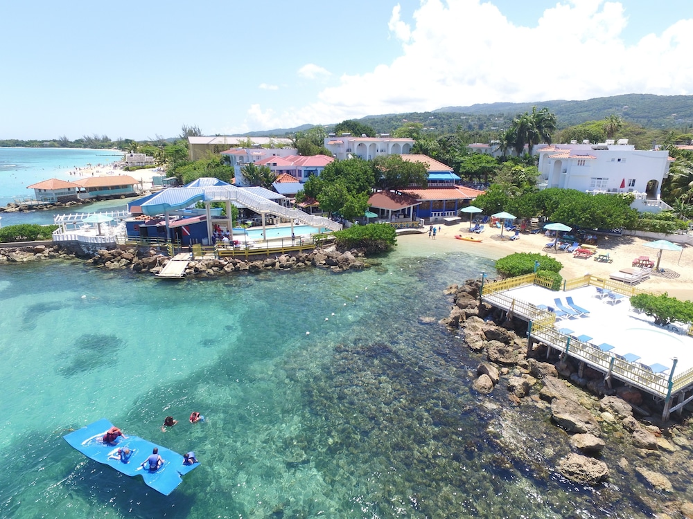 Jamaica Vacations - Franklyn D. Resort  Spa - All Inclusive - Property Image 1