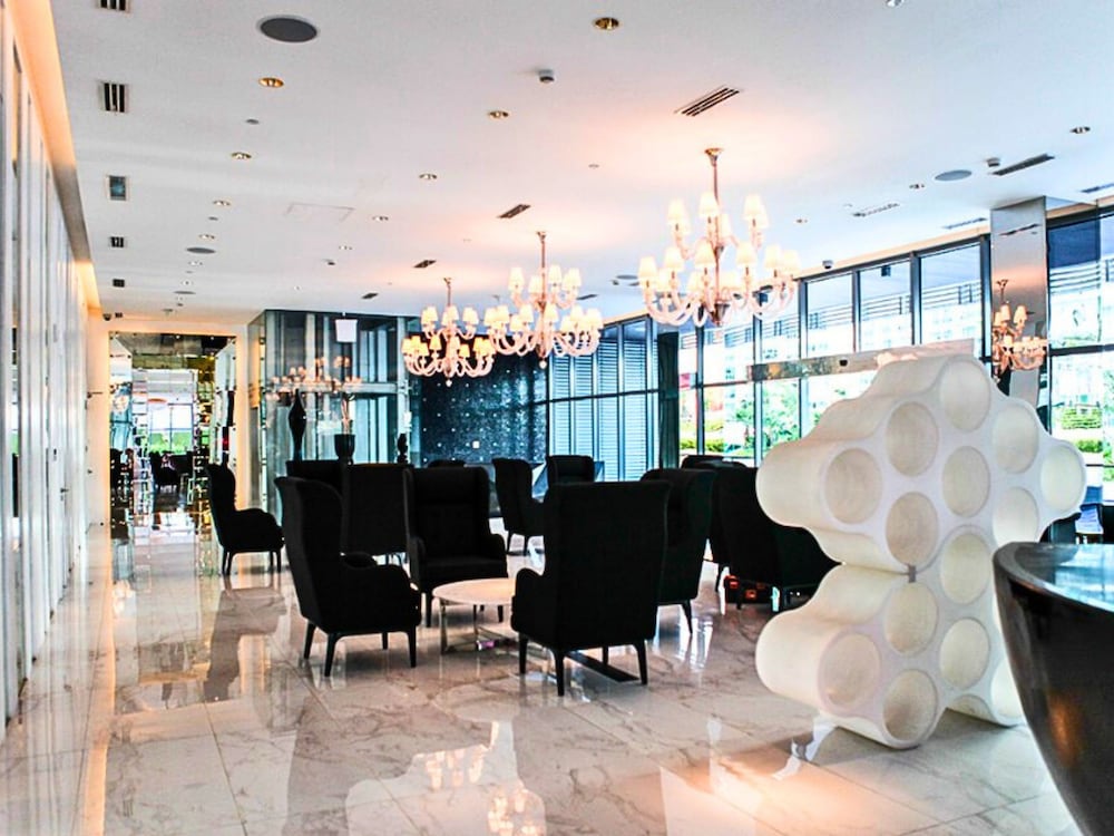 Value Yourself Luxury Beach Near Airport