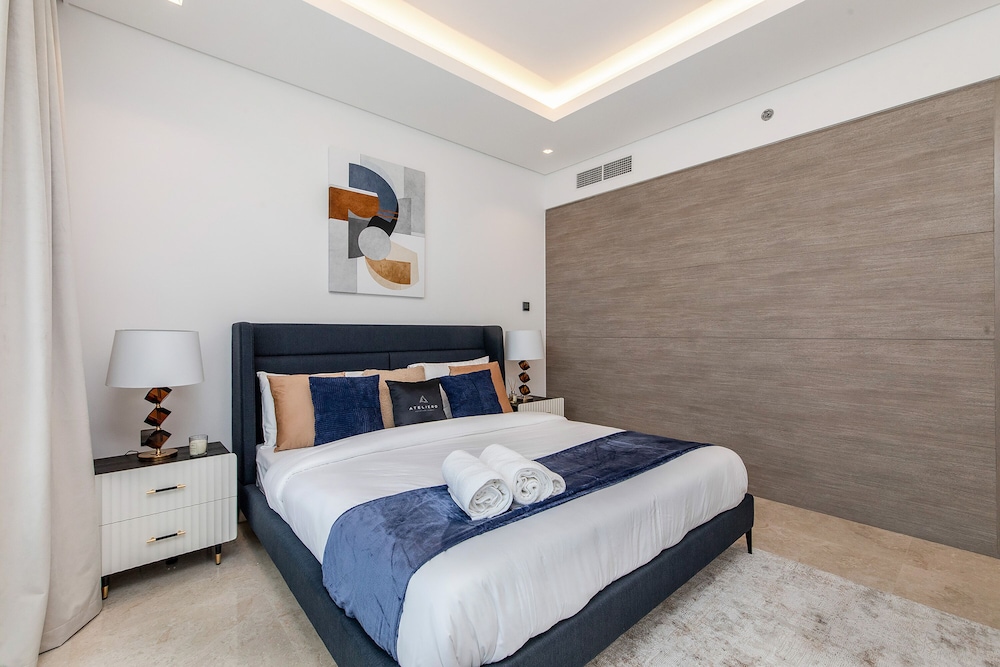 Luxe 3BR with Burj Khalifa view