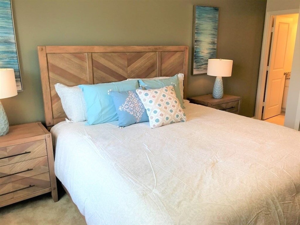 Tvpm-5148ch/cb 4 Bedroom Townhouse by RedAwning view 3