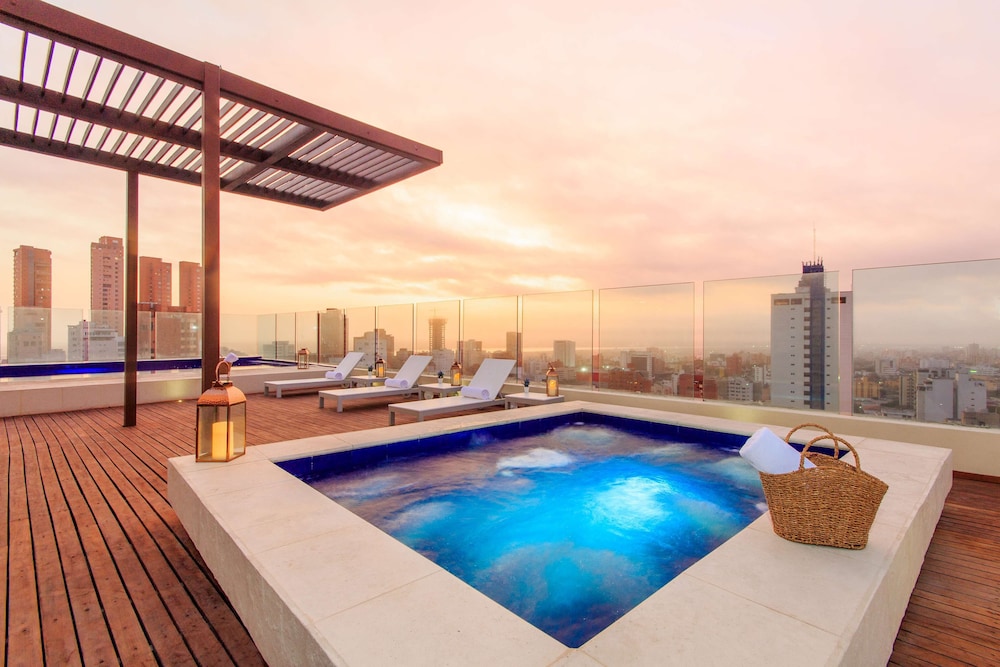 NH Collection Barranquilla Smartsuites Royal