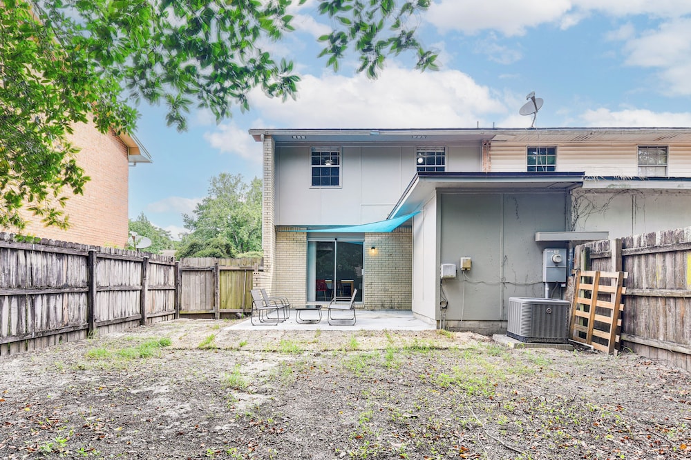 2 Mi to Garniers Beach Park: Pet-friendly FWB Home