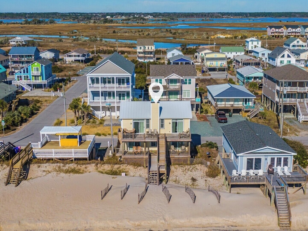 Sunflower Beach House by Topsail Realty
