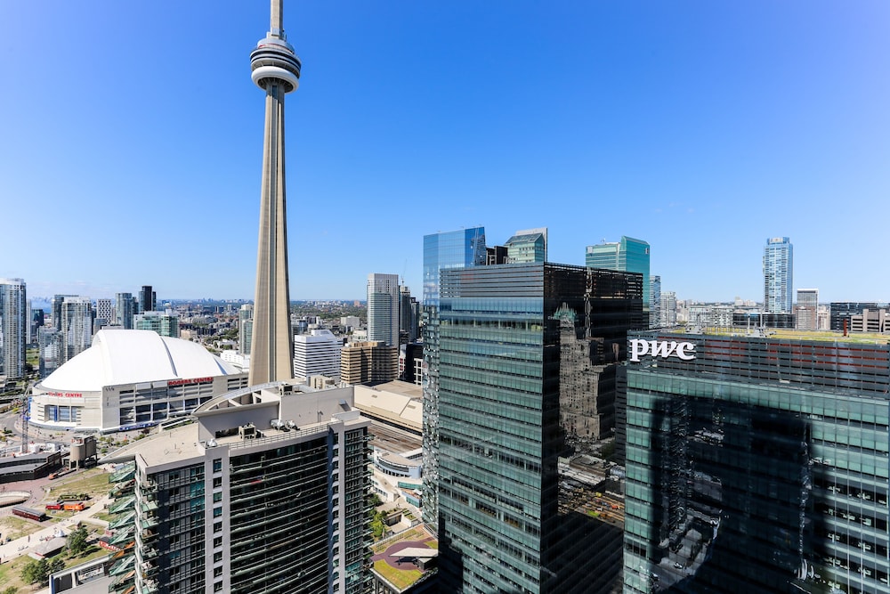 Platinum Suites - Incredible CN Tower View - Image 1