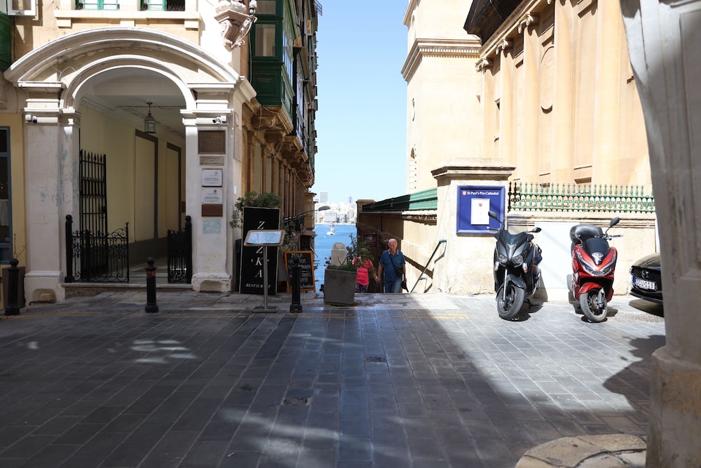 Photo 47