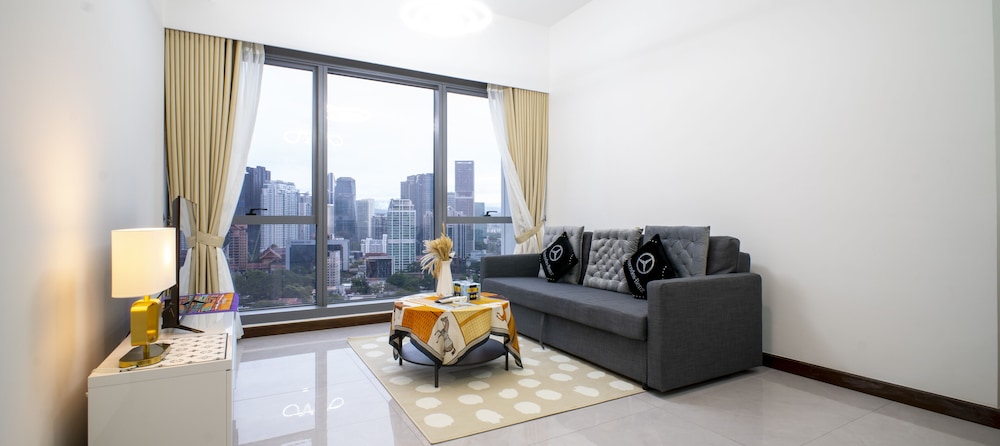Moonway Luxury Suites At CORE Residence