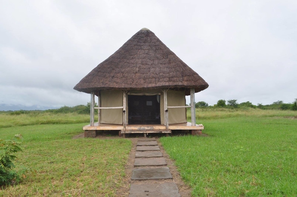 Ntoroko Game Lodge view 5