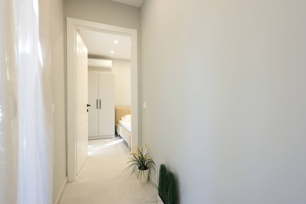 Lura Apartment 001 in Durr s