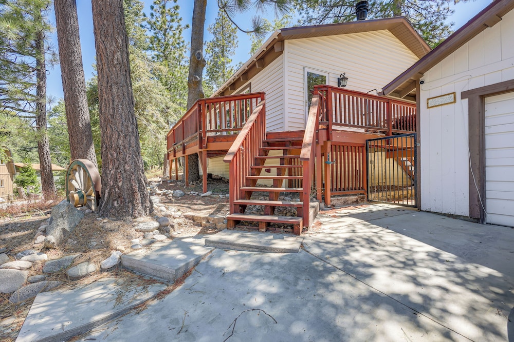 Convenient Running Springs Home - Dogs Welcome!