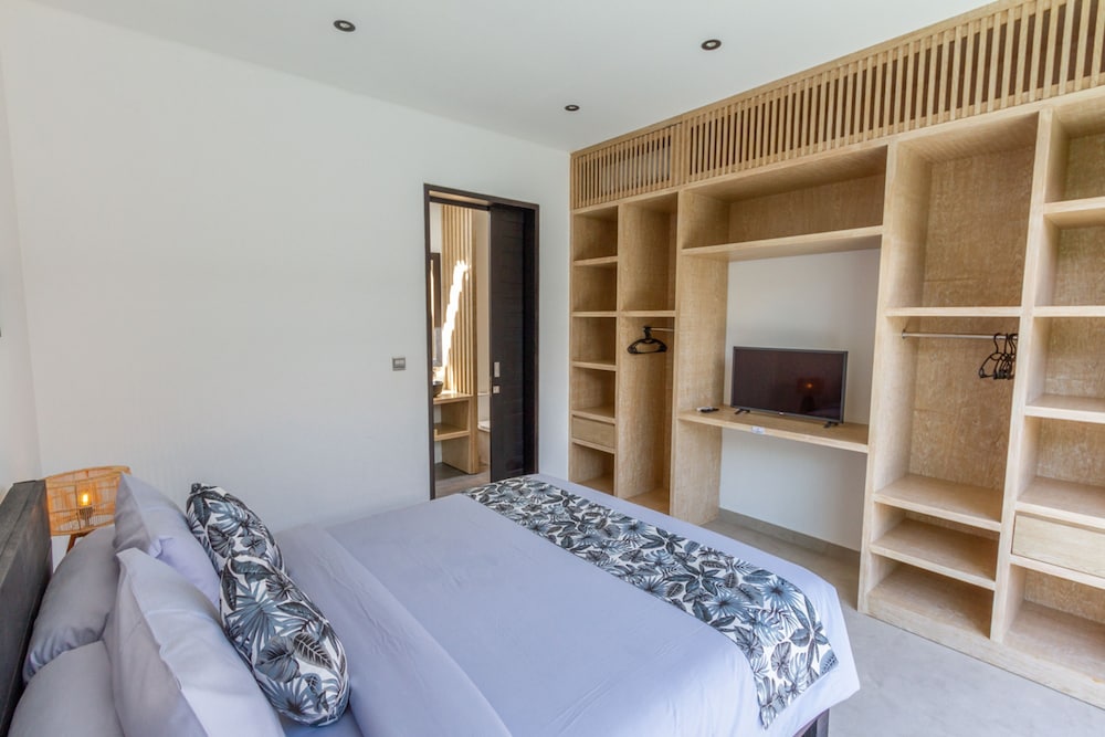 Villa Lys by Alfred in Bali - Charming 3BD Villa w Pool View Near Berawa Beach