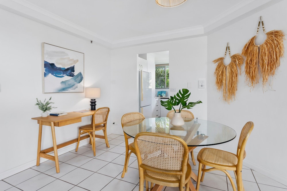 Beachfront 2-bed With Pool, BBQ