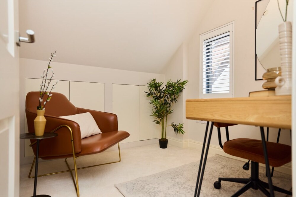 The Regent s Park Scenery - Spacious 3bdr House w Garden and Study Room