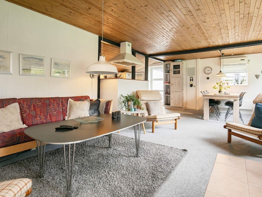 6 Person Holiday Home in Blavand