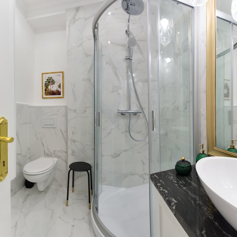Chestnut & Eliza Suites - Superior Homes