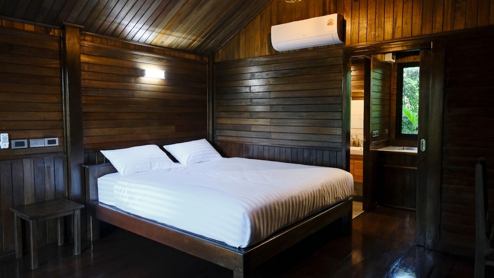 Lush Inn Phuket