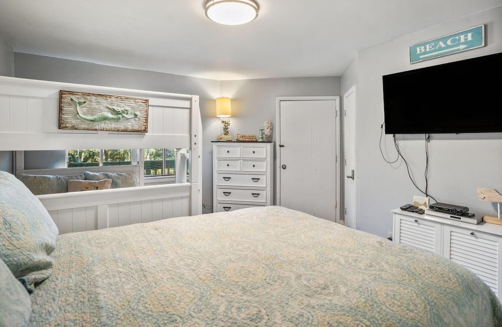 322 Capt John Fripp Villa - Oceanview Retreat on Fripp Island