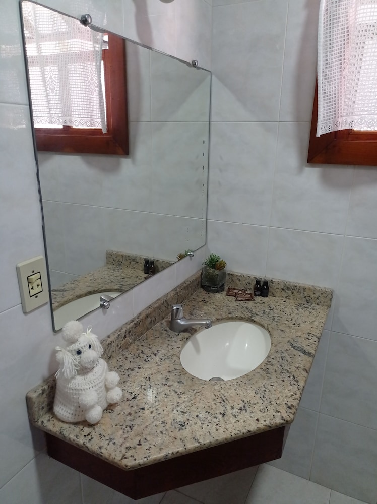 Pousada Canto da Baleia Ltda