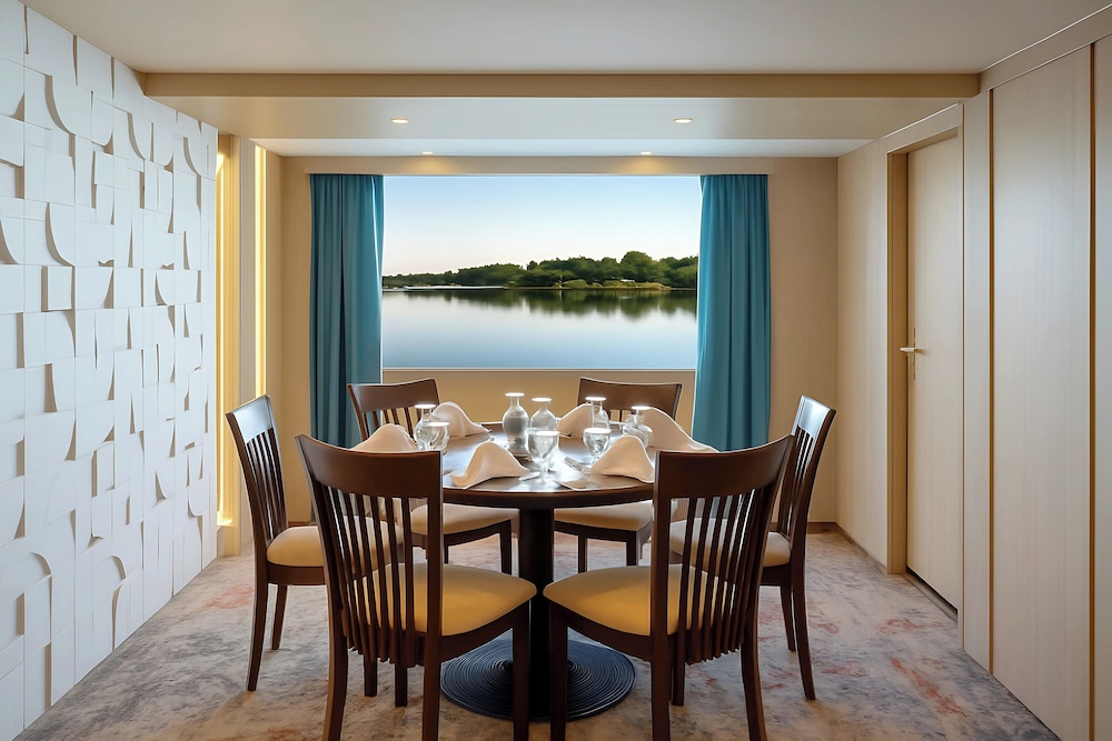 Nile Cruise Rene, Every Wednesday from Aswan for 3 nights and every Saturday from Luxor for 4 nights, including three meals