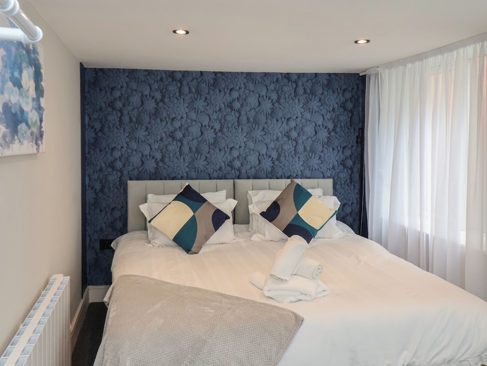 Apt 1 @ Hunter's Quay