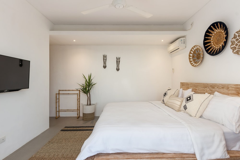 Beautiful Boho-chic 4br Tropical Villa in Pererenan Canggu