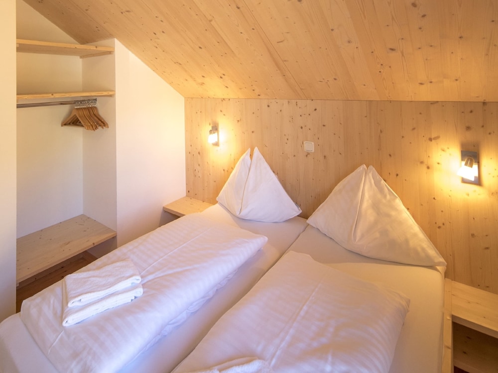 Deluxe Chalet With Whirlpool