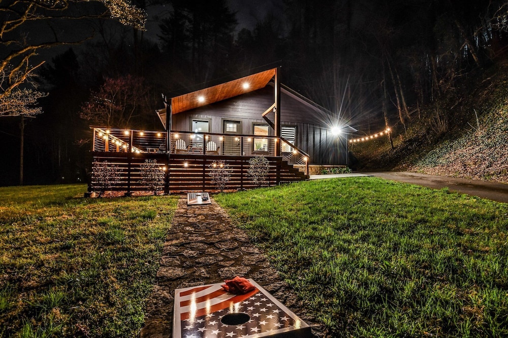 Creekside Retreat 3 Bedroom Cabin